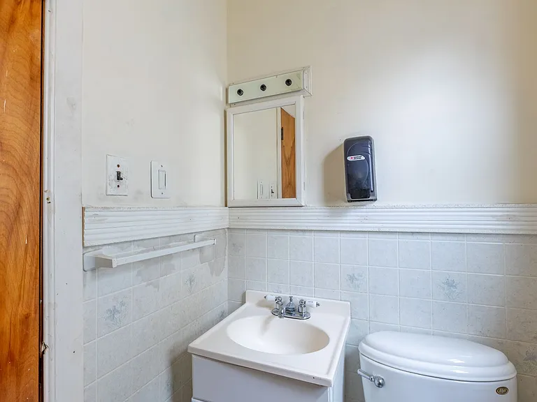7 Jefferson Ave — Photo 23