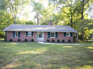 11200 Cherry Ln, Anchorage, KY 40223