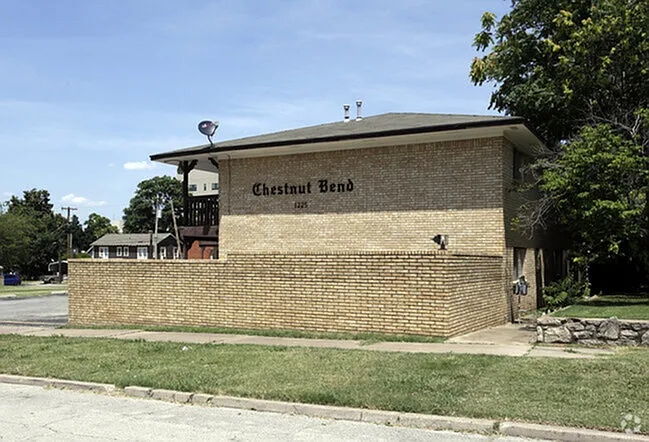 1225 S Rockford Ave