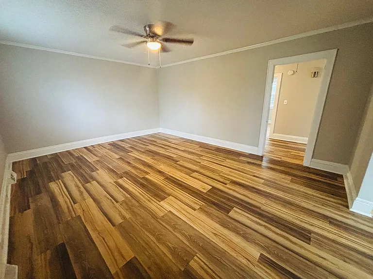 527 S Beltline Blvd — Photo 3