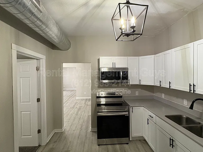 1500 W Broadway Ave #3 — Photo 1