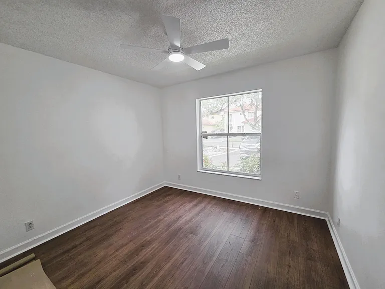 533 NW 47th Ave — Photo 19