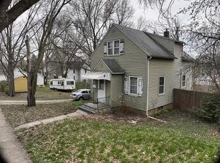 114 3rd St SW, Mount Vernon, IA 52314