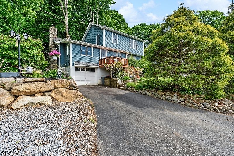 1st image of 61 Tamarack Trl