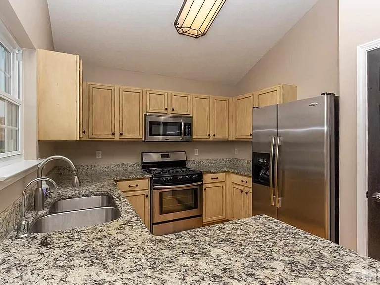 9128 Colony Village Ln — Photo 8