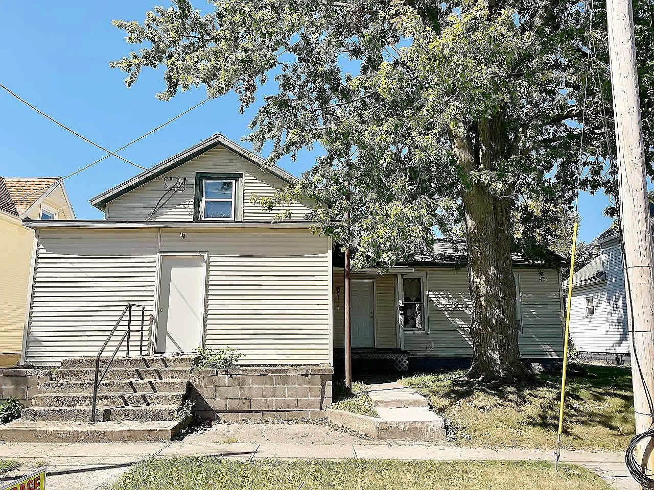 218 S Riley St photo 1
