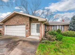 9124 S Tripp Ave, Oak Lawn, IL