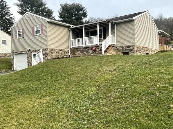 1808 Woodleaf Dr, Pleasant Valley, WV 26554