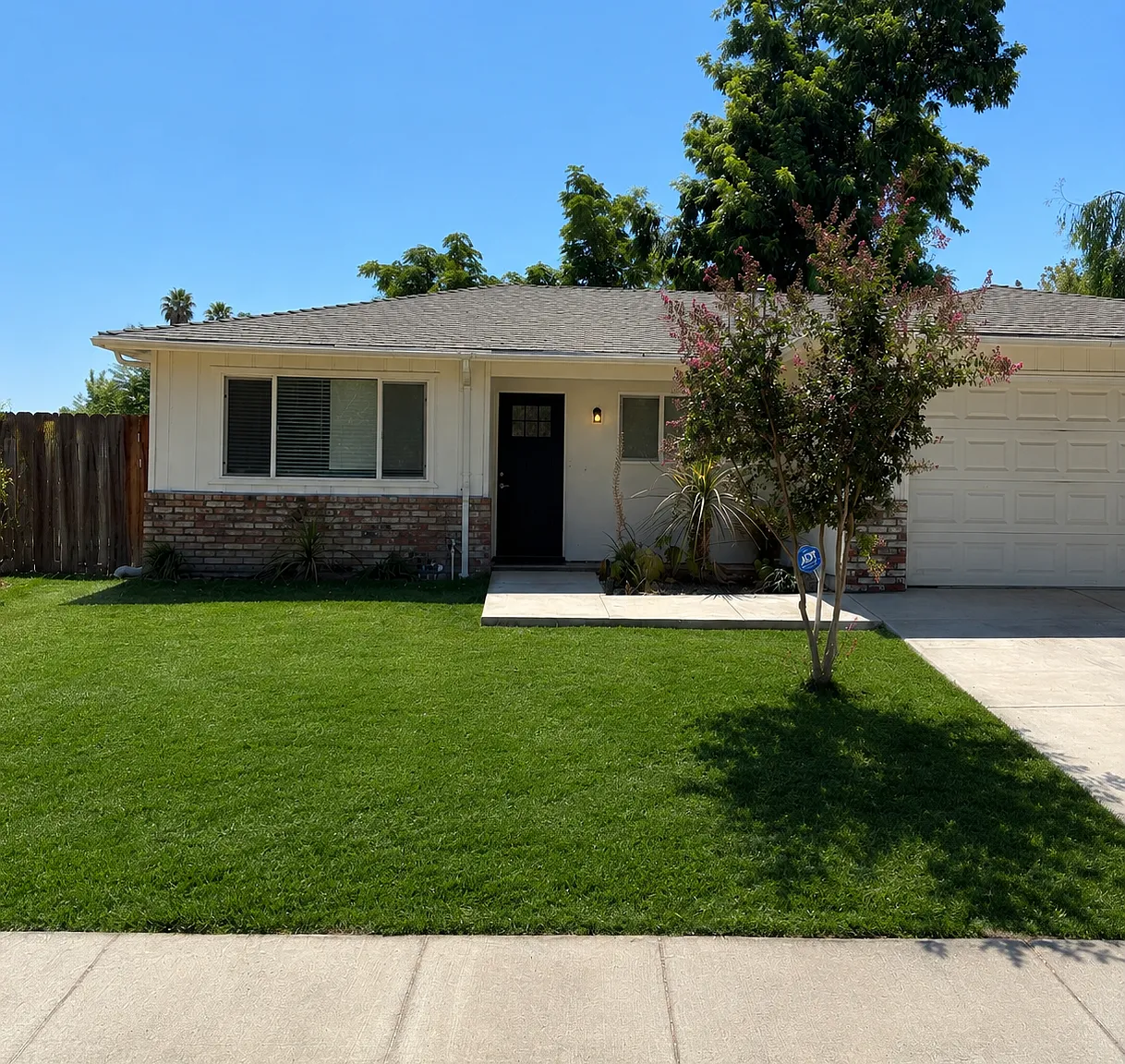 3 bed, 2.0 bath, 1263 sqft, $2,150 — Photo 3