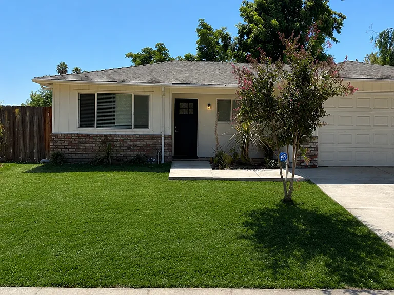 1840 Cheyenne Dr — Photo 2