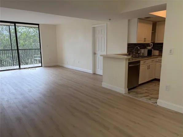 5550 NW 44th St APT 414B, Fort Lauderdale, FL 33319