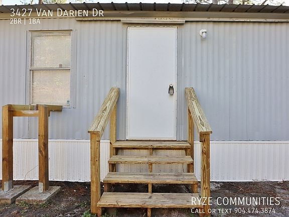 3rd image of 3427 Van Darien Dr