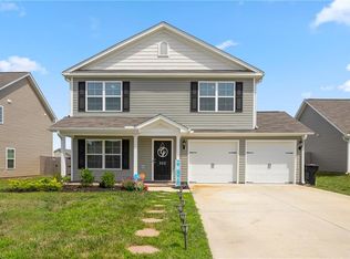 222 Plains Dr, Burlington, NC 27217