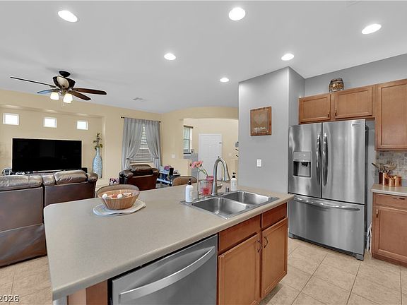 4th image of 7475 Dobroyd Dr