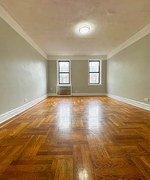 111 E 21st St #2 — Photo 7