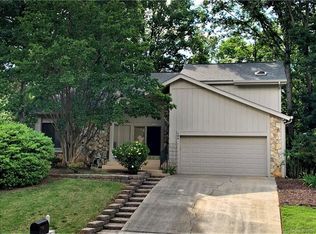 145 Creek Valley Dr, Charlotte, NC 28270