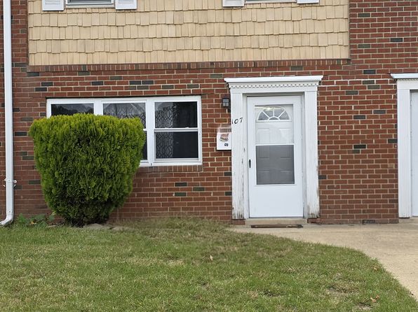 107 Briar Mills Dr, Brick, NJ