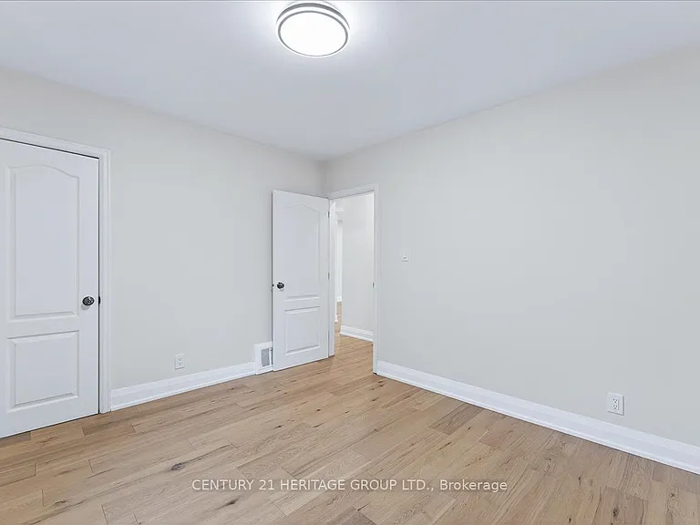 39 Reiner Rd #UPPER — Photo 24