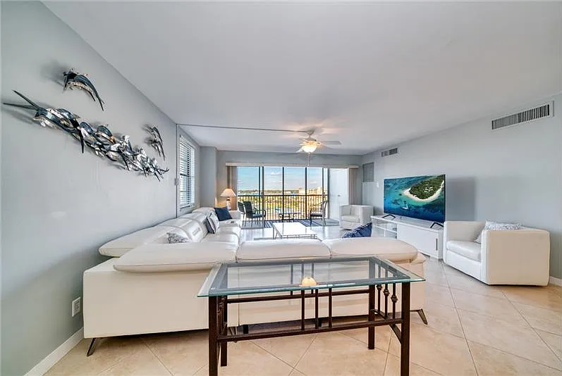 2 bed, 1240 sqft, $3,000 — Photo 2