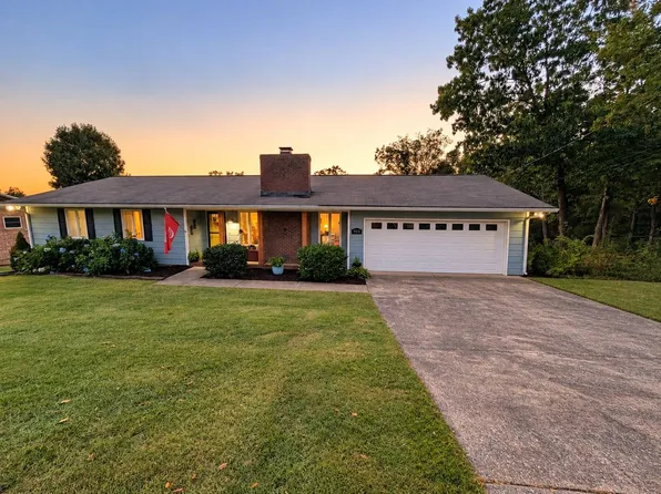 909 Dogwood Dr NE, Jacksonville, AL 36265
