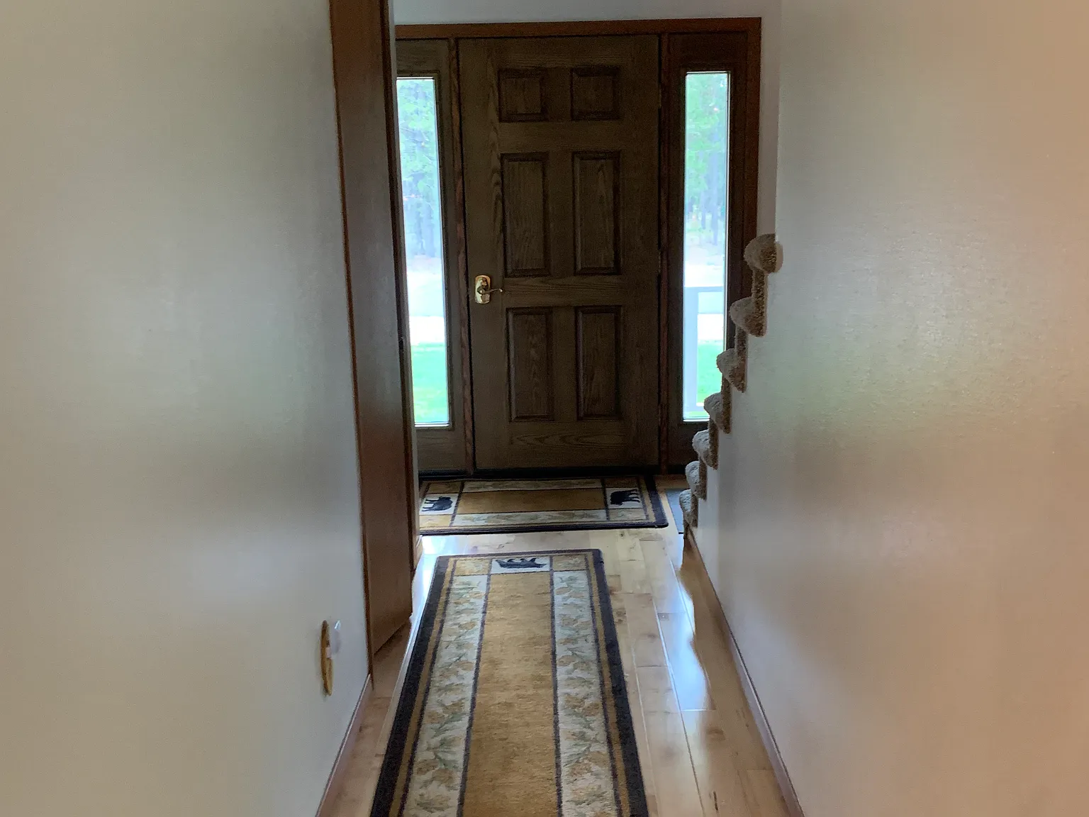 N Hayden St, West Yellowstone — Photo 4