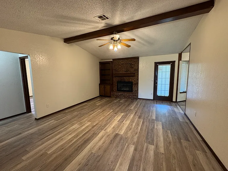 8413 Woodfield St — Photo 2