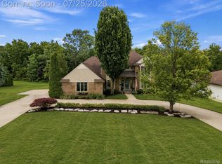61076 Miriam Dr, Washington, MI 48094