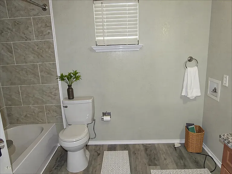 1107 Beech St — Photo 10