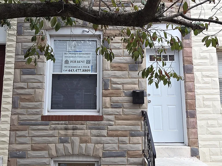 151 N Streeper St — Photo 1