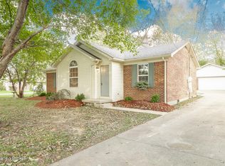 114 Butterfly Ln, Louisville, KY 40229