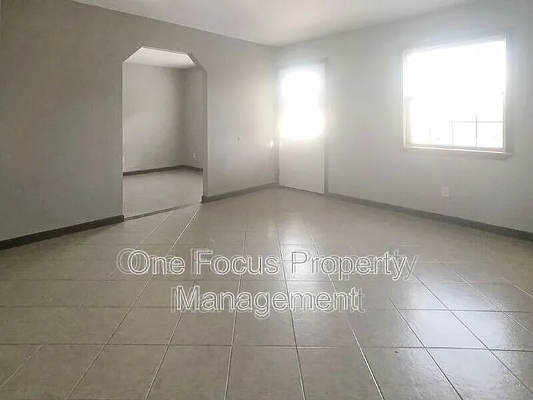 415 E Church St #5 — Photo 10