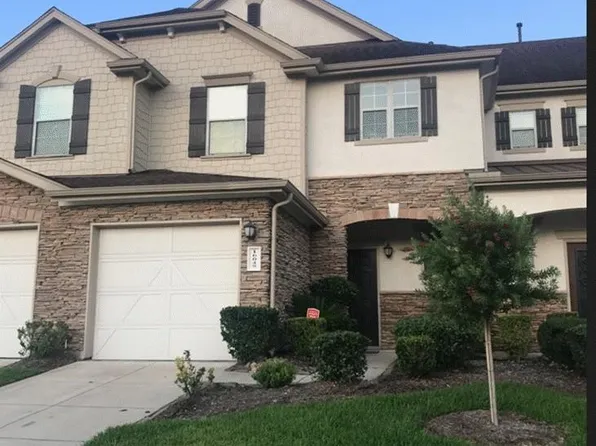 16048 Limestone Lake Dr, Tomball, TX 77377