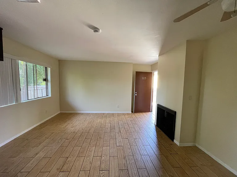 7300 Canby Ave #105 — Photo 4