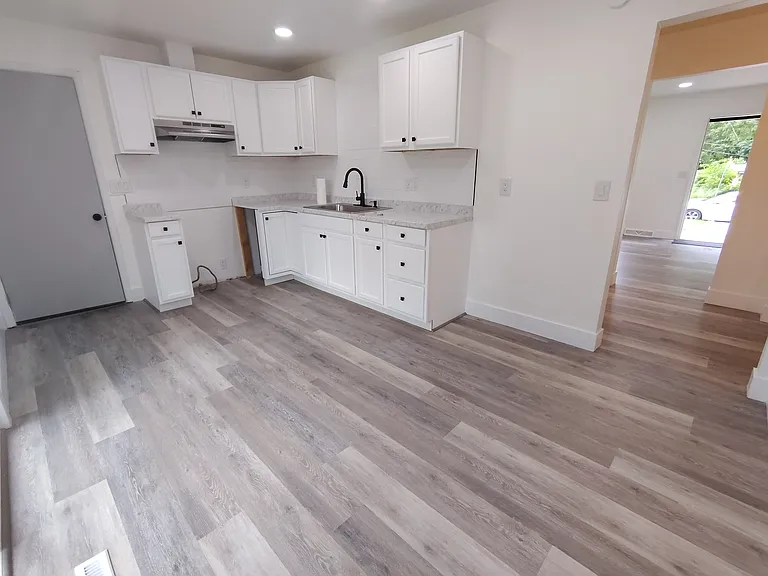 1017 Furman St #1 — Photo 6