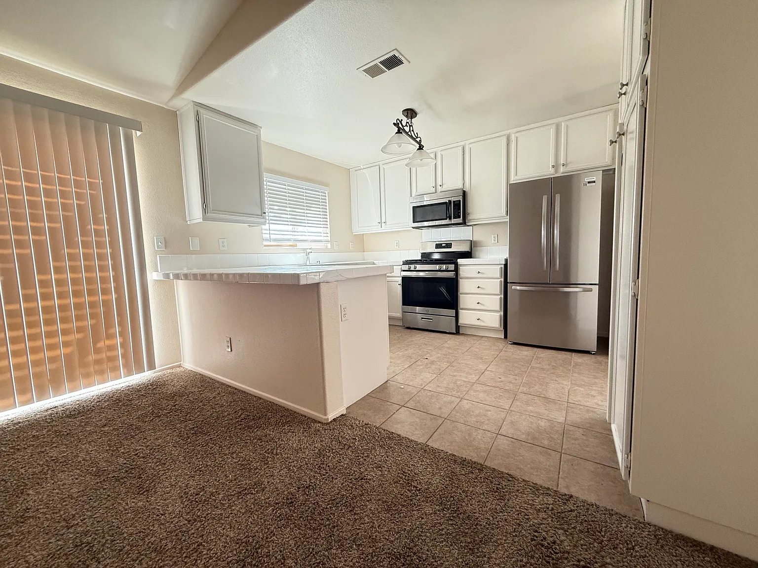 4 bed, 1603 sqft, $2,195 — Photo 4