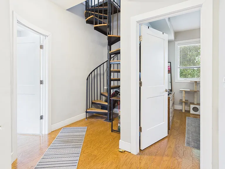2028 W Cary St #4 — Photo 12