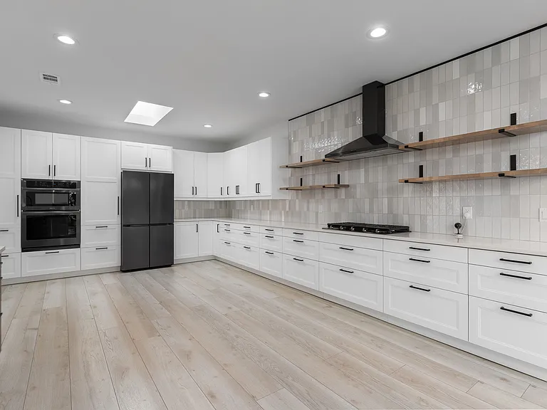 14140 Regency Pl — Photo 17