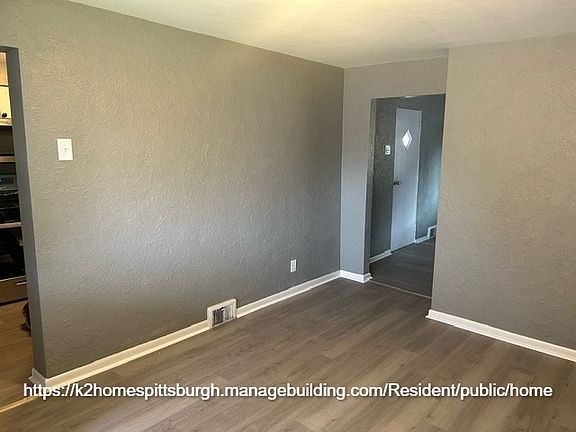5th image of 2411 Oak St