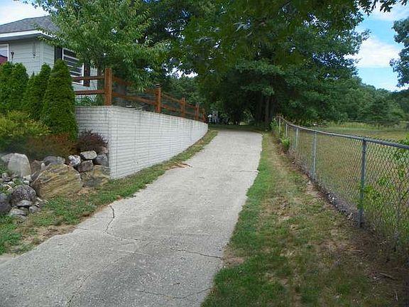 5th image of 1212 Byfield Dr