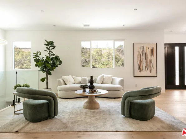 350 Mount Carmel Dr, Glendale, CA 91206