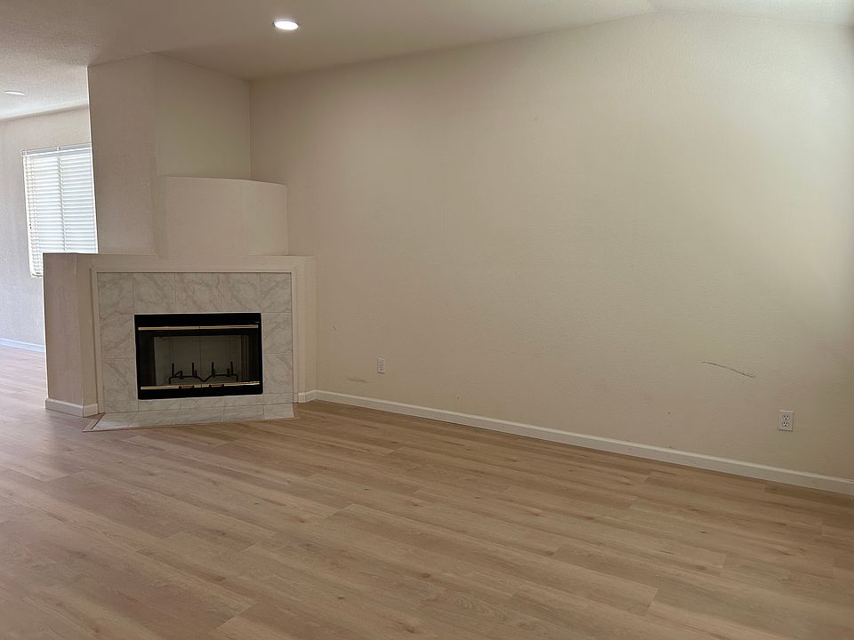 1st image of 1804 Brook Falls Dr