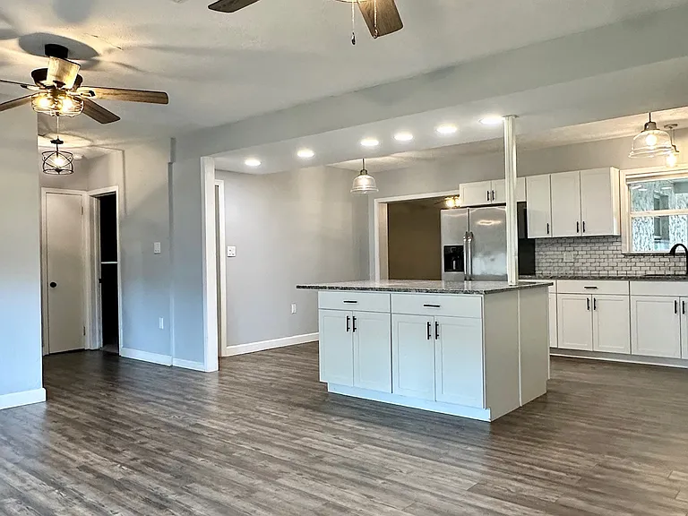 5936 Elm St — Photo 9