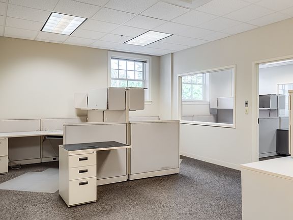 2nd image of 56 Common St