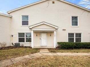 1182 E Barberry Ln APT A, Palatine, IL 60074
