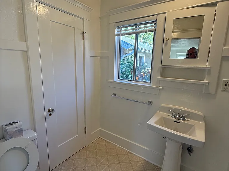401 E Foothill Blvd #105 — Photo 12