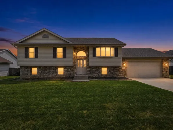 17541 Susan Ln, Lowell, IN 46356