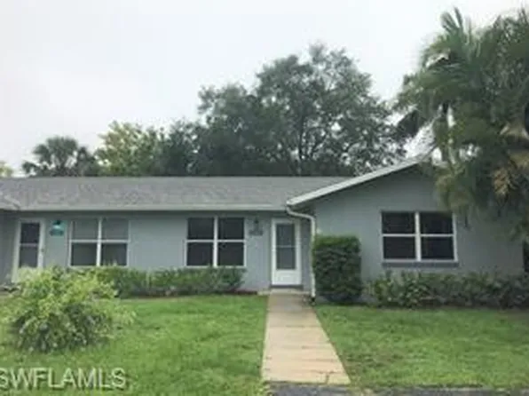 125 Crown Dr, Naples, FL 34110