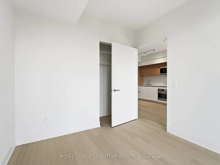 322 Dupont St #1004 — Photo 20
