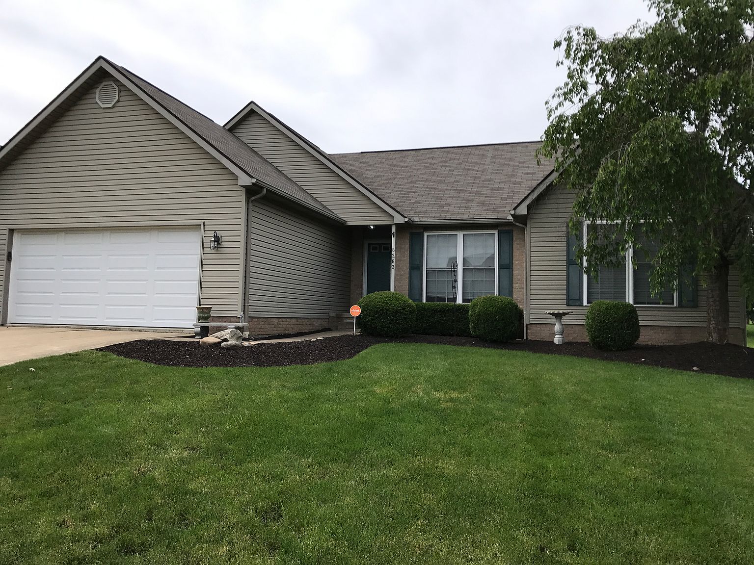 8283 Sapphire Ave NE, Canton, OH 44721 | Zillow