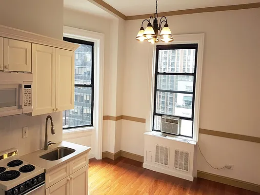 Rented by Sotheby's International Realty | media 26